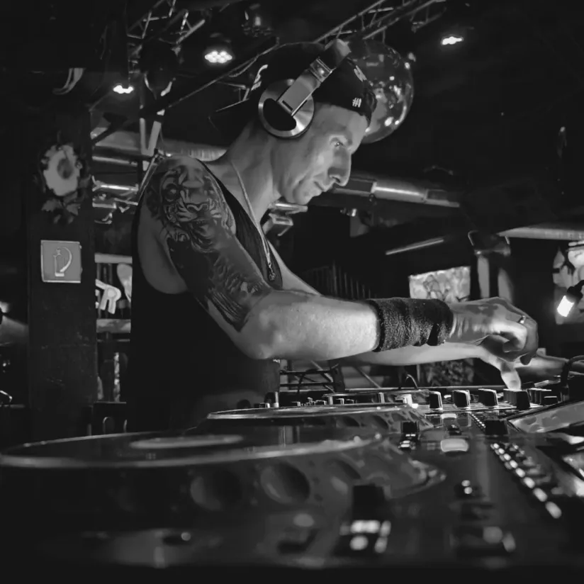 CHAOS TECHNO