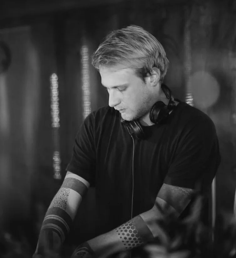 TOBIAS SOMMER